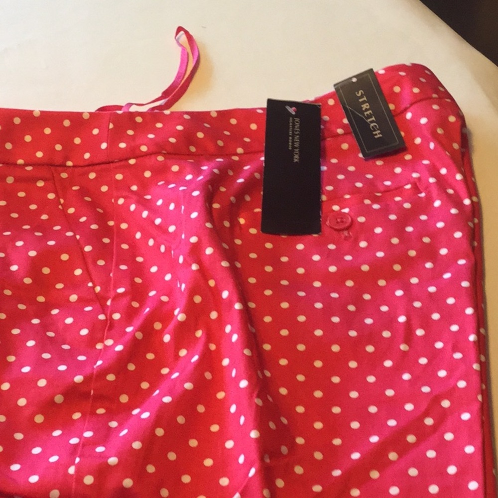 NWT Ladies shorts - Picture 2 of 2